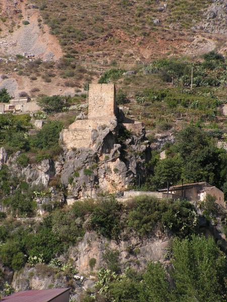 Castello Di Alcara Li Fusi