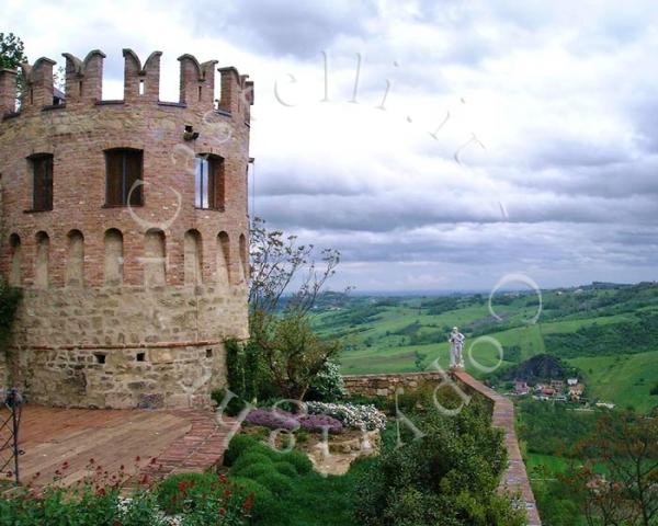 Castello di Vigoleno, particolare di una Torre