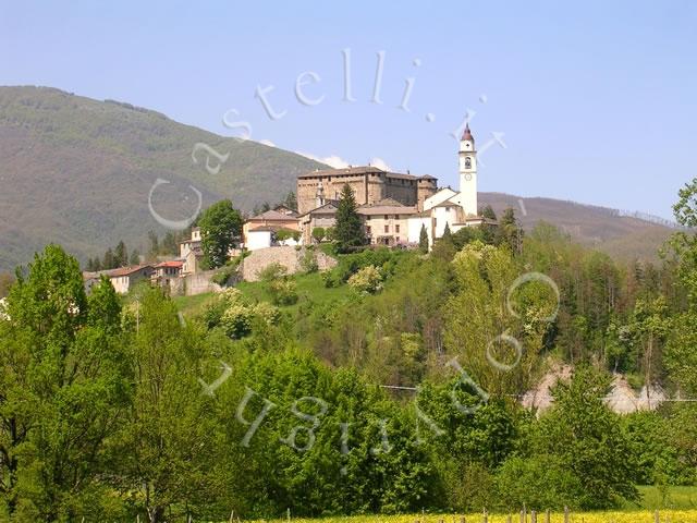 Castello di Compiano, vista del Borgo