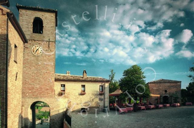 Castello di Montegridolfo, l'interno del borgo