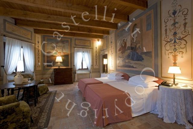 Castello di Montegridolfo, la Suite degli Affreschi del Palazzo