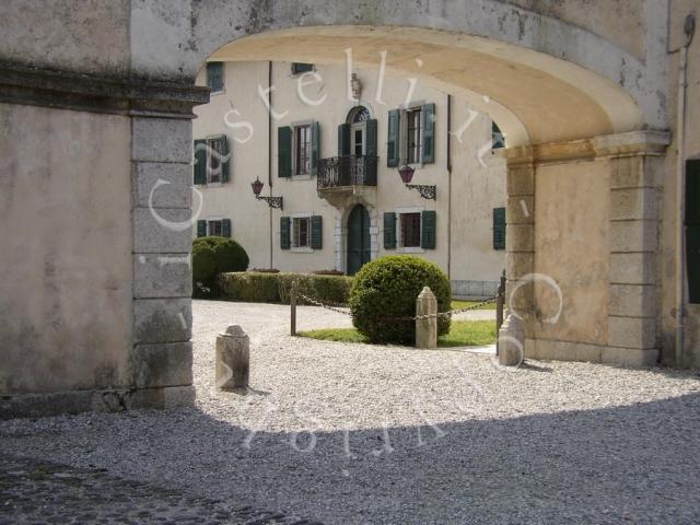 Castello di Strassoldo di Sopra, l'ingresso