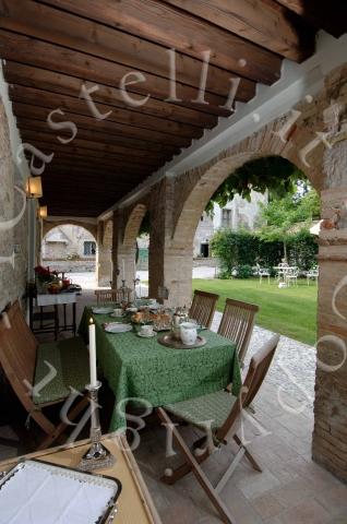 Castello di Strassoldo di Sopra, il patio attrezzato