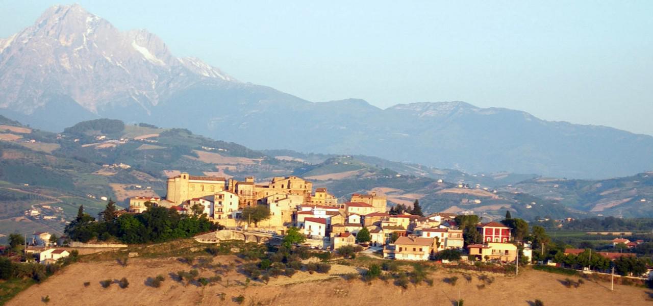 Castello Castiglione Di Elice