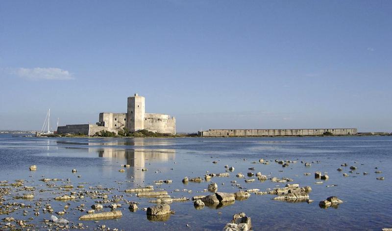 Castello della Colombaia, dalla costa