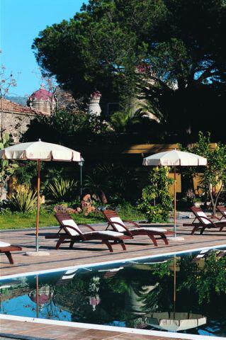 Castello di San Marco, particolare piscina esterna