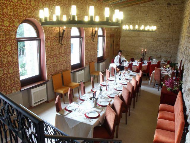 Torri Pepoli, Ristorante