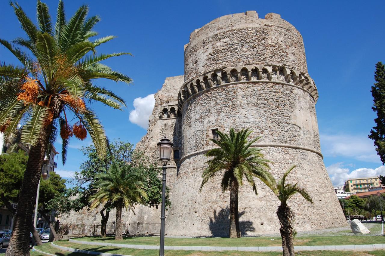 Reggio di Calabria Le torri del castello L'Italia Geografica Illustrata 