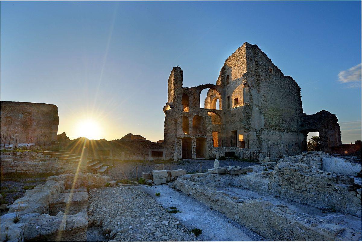 Castello Di Fiumefreddo Bruzio O Palazzo Della Valle