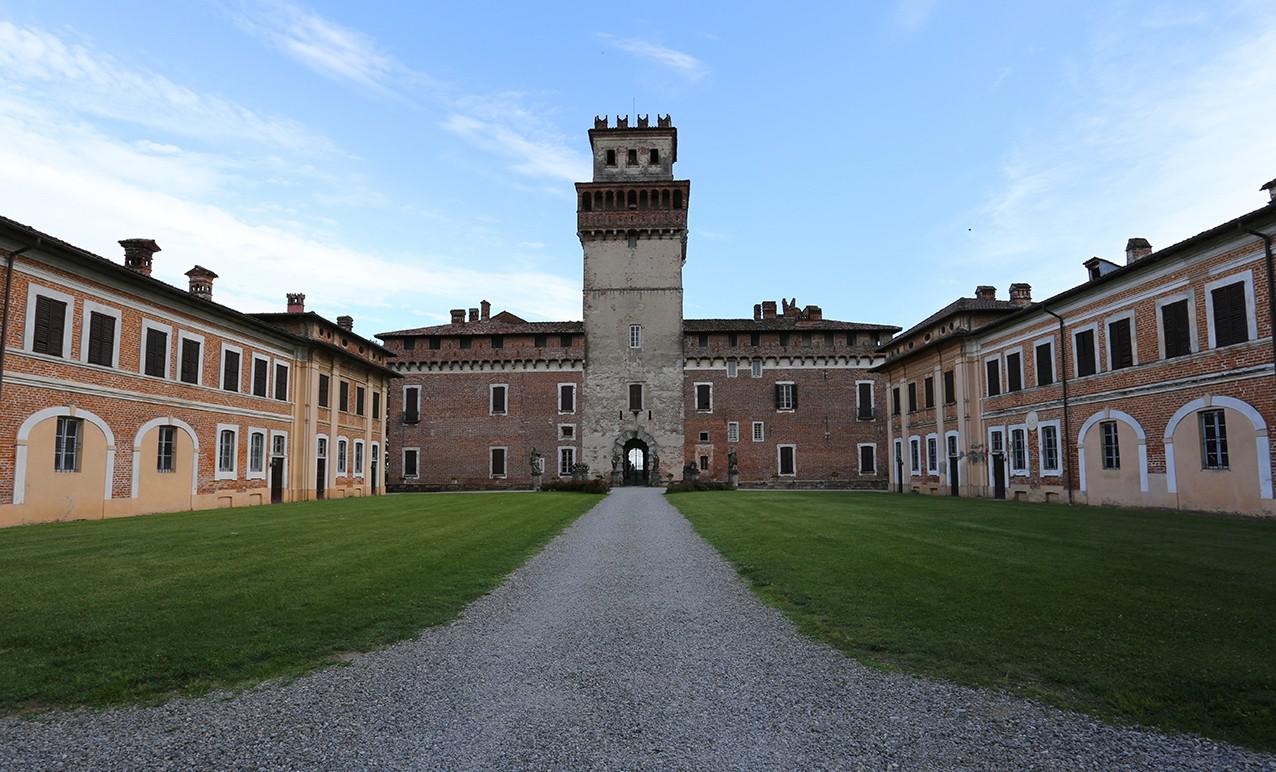 Castello di Chignolo Po, facciata Nord