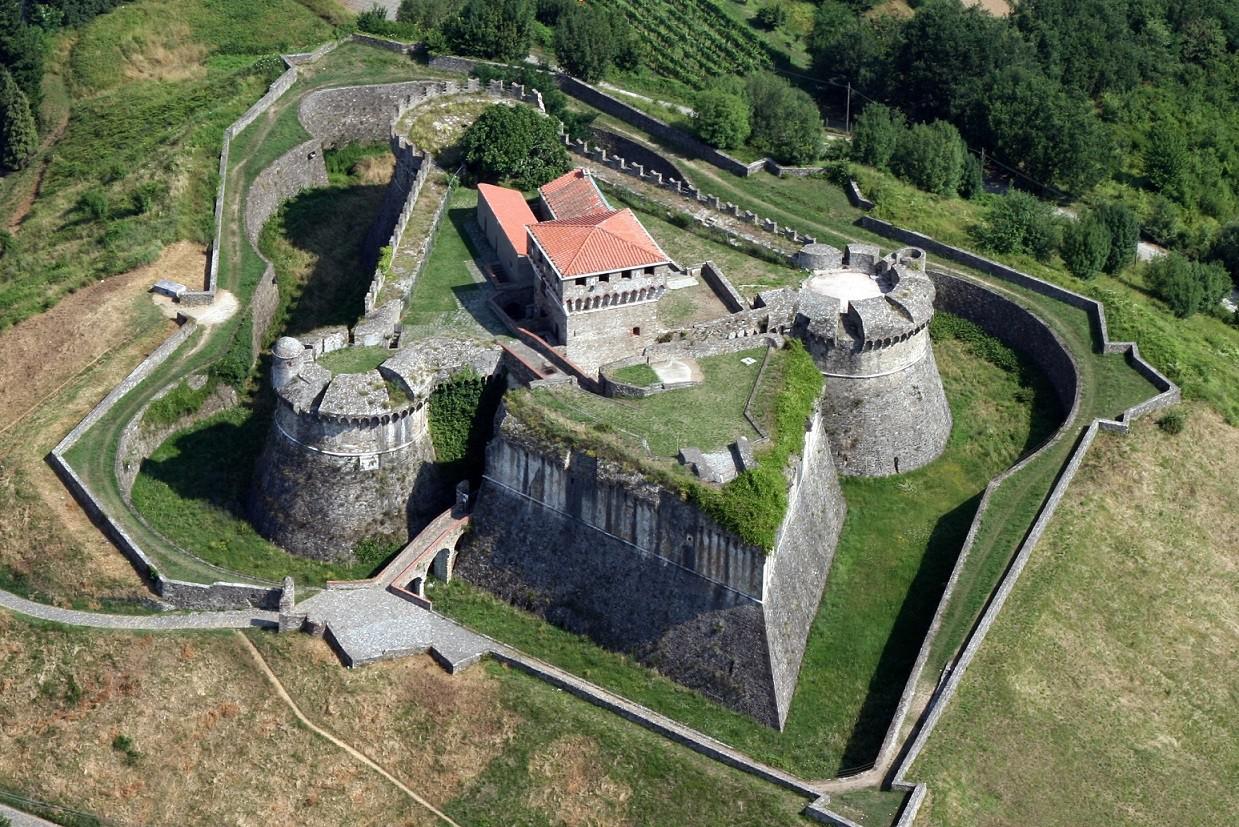 Fortezza Di Sarzanello