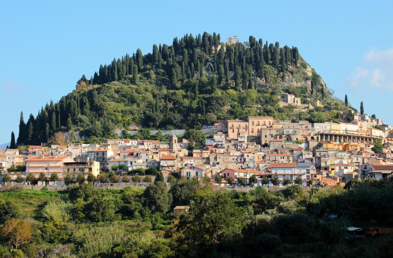 Monforte San Giorgio, panoramica