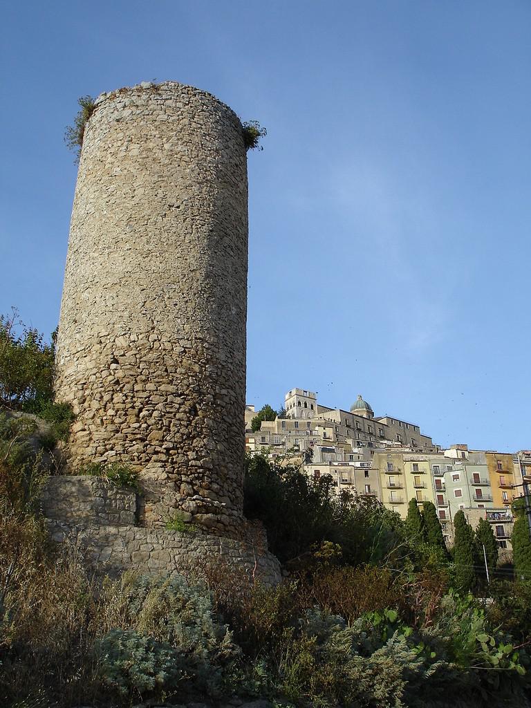 Torre Saracena A Gangi