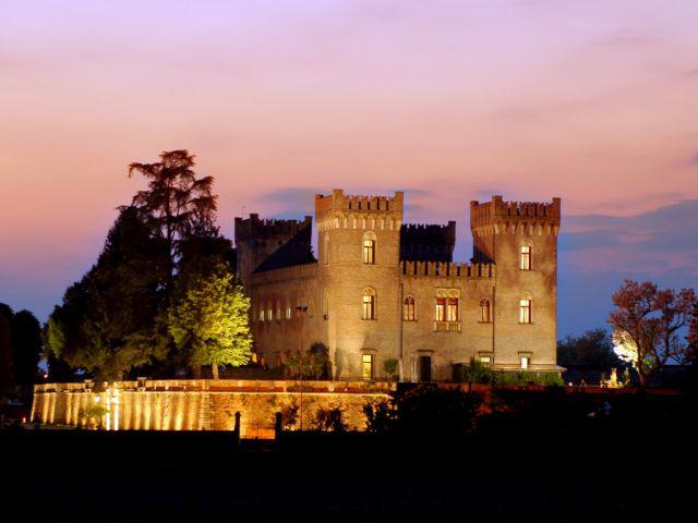 Castello di Bevilacqua al tramonto