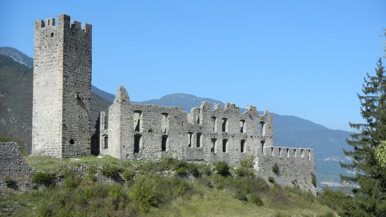 Castel Mani