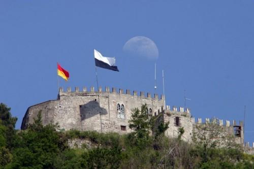 Festeggiamenti in onore del SS. Sacramento | Corteo Storico :: Castello di Cava Dei Tirreni